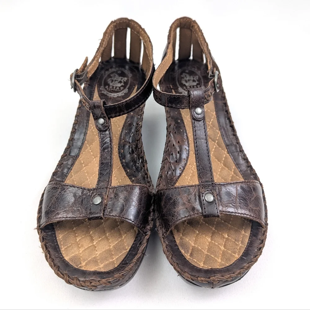 Ariat Shalimar Wedge Sandal Croc Embossed Leather T-Strap Whipstitched Western 9